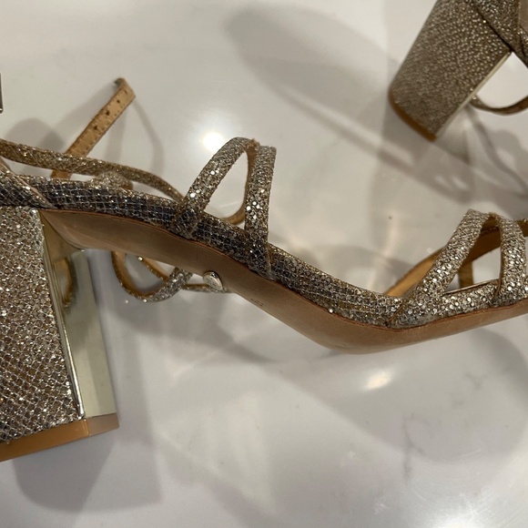 BADGLEY MISCHKA gold wedge heel - Picture 2 of 4